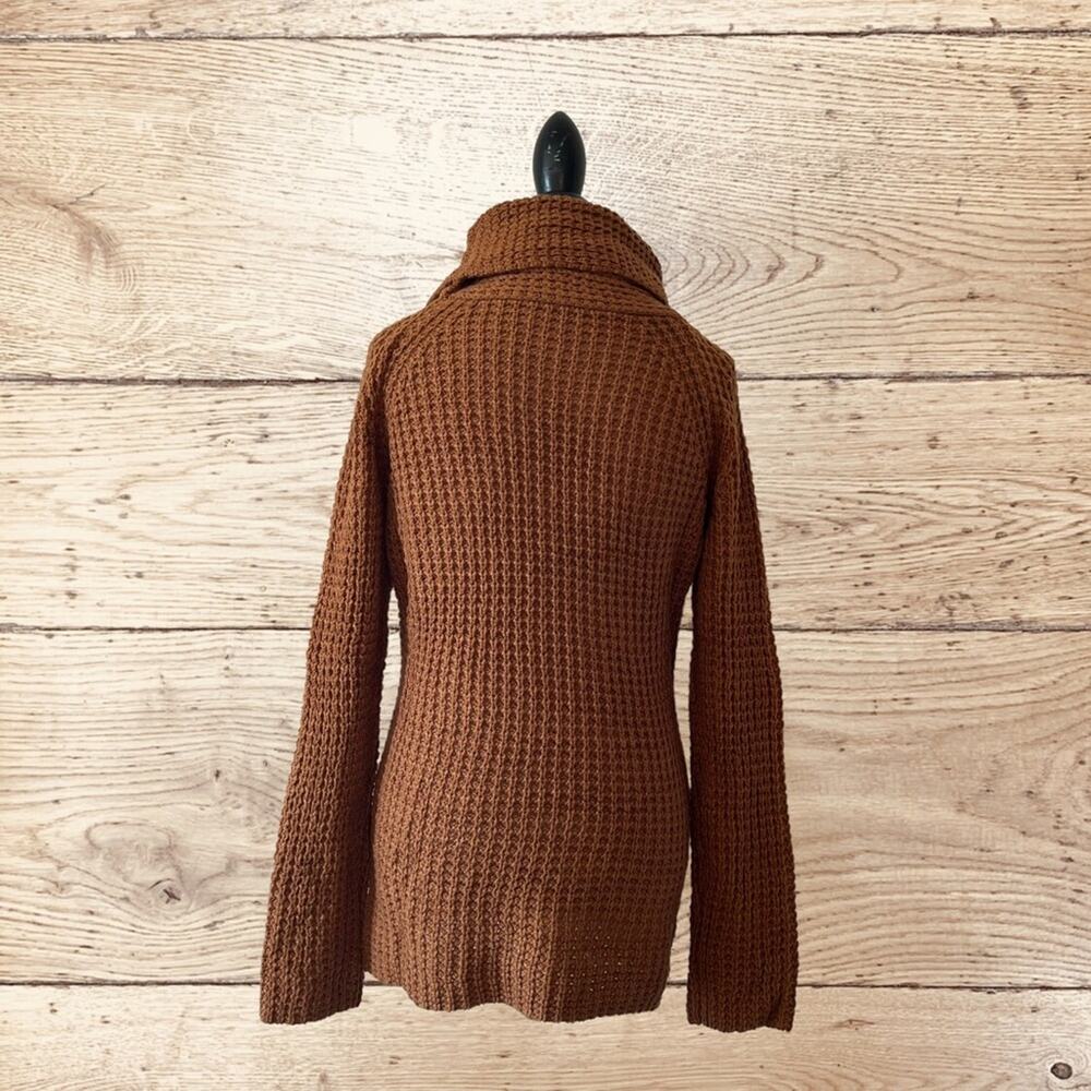 Cowl neck knit cross cross front sweater - Picture 4 of 6